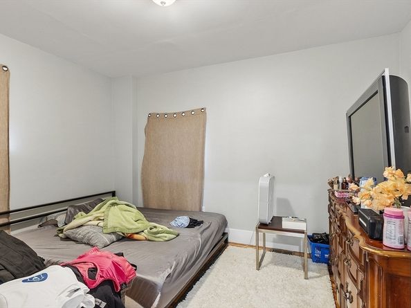 12 Windsor Street, Worcester MA 01605