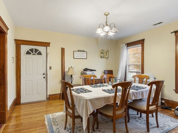 12 Windsor Street, Worcester MA 01605