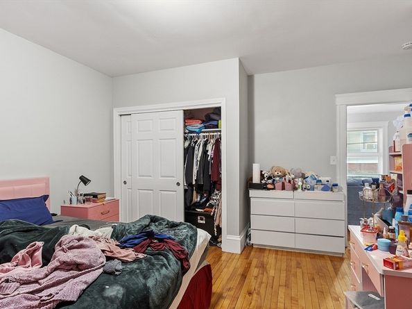 12 Windsor Street, Worcester MA 01605