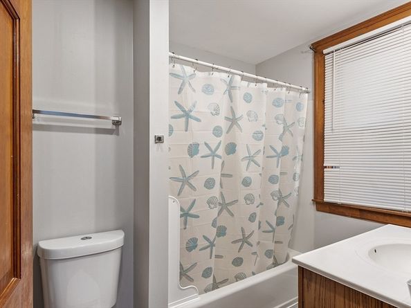 12 Windsor Street, Worcester MA 01605