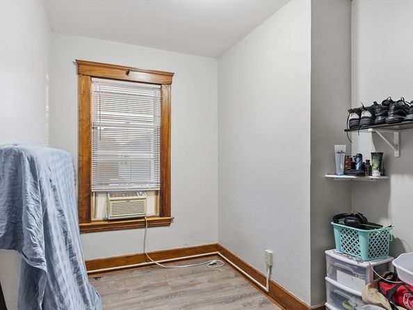 12 Windsor Street, Worcester MA 01605