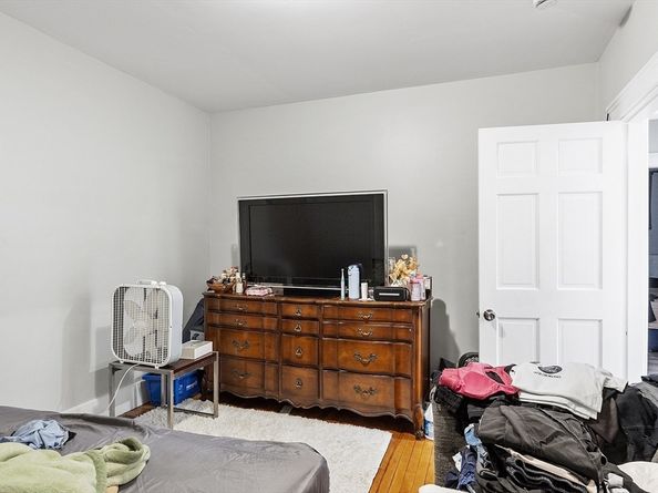 12 Windsor Street, Worcester MA 01605