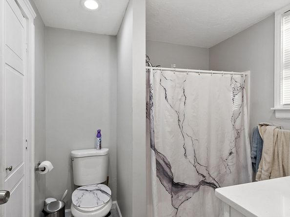 12 Windsor Street, Worcester MA 01605