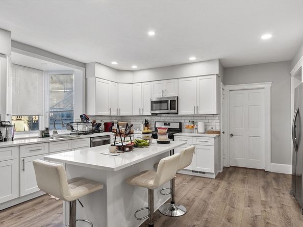 12 Windsor Street, Worcester MA 01605