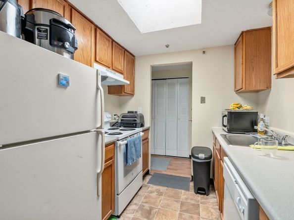 688 Boston Post Rd E 304, Marlborough MA 01752