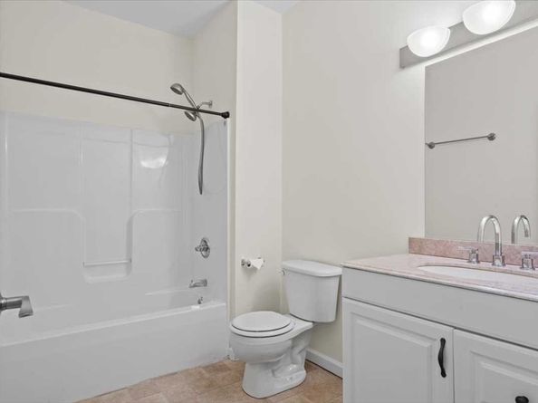 2 Arden Mills Way 2210, Fitchburg MA 01420