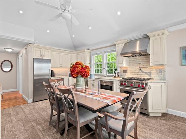 166 Phipps St, Quincy MA 02169