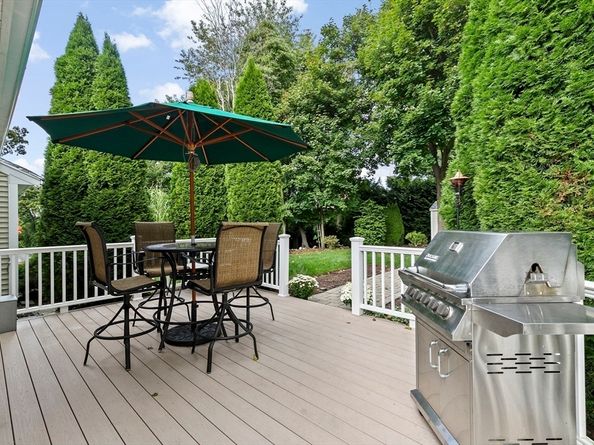 166 Phipps St, Quincy MA 02169