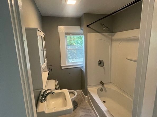 60 Pearl St, Leominster MA 01453