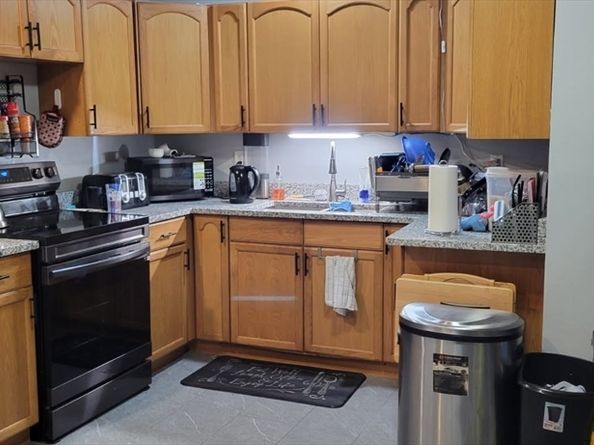 60 Pearl St, Leominster MA 01453