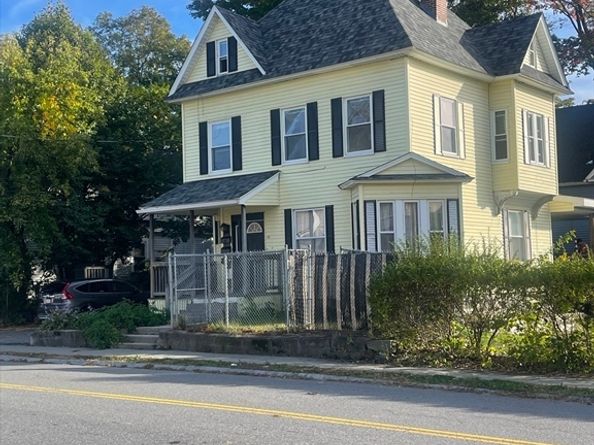 60 Pearl St, Leominster MA 01453