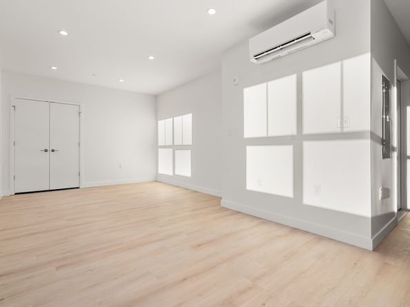 1151 Walnut 207, Newton MA 02461