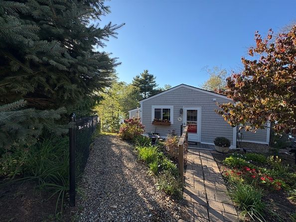 19 Pine Trl, West Brookfield MA 01585