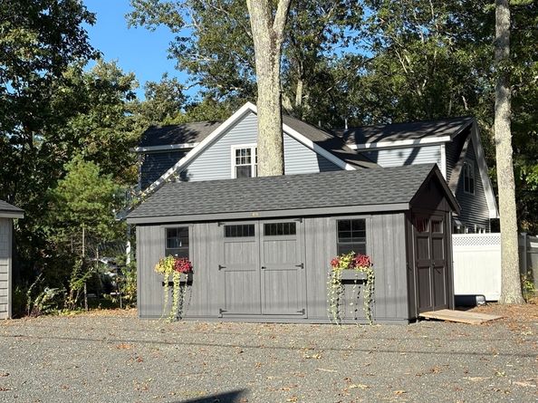 19 Pine Trl, West Brookfield MA 01585