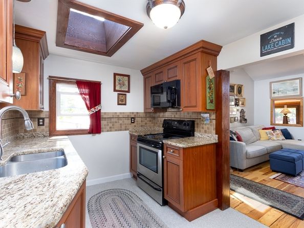 19 Pine Trl, West Brookfield MA 01585