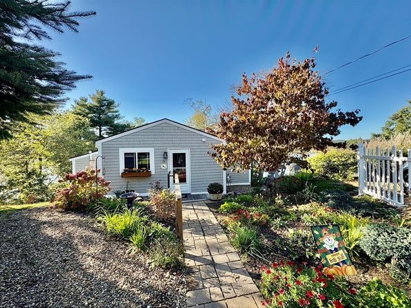 19 Pine Trl, West Brookfield MA 01585
