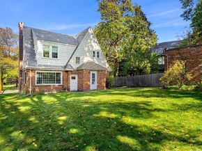 68 Vernon St, Newton MA 02458
