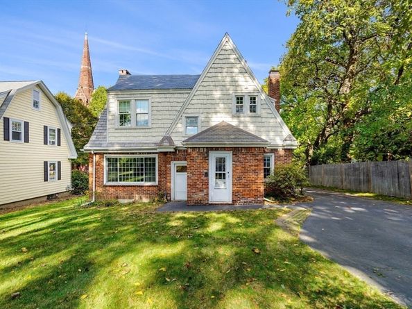 68 Vernon St, Newton MA 02458