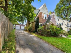 68 Vernon St, Newton MA 02458