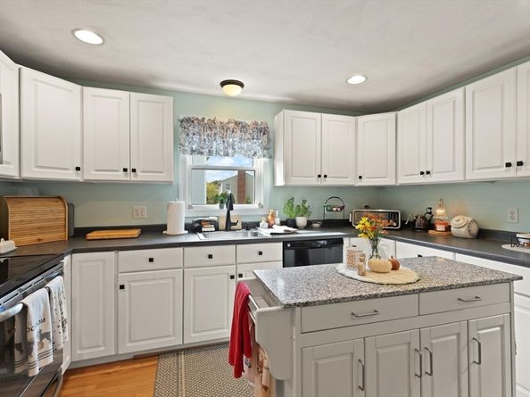 159 Marlborough Rd, Salem MA 01970