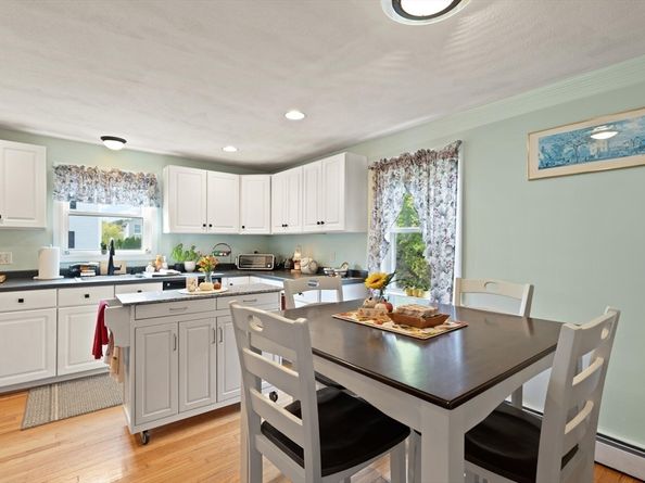 159 Marlborough Rd, Salem MA 01970