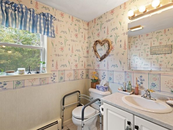 159 Marlborough Rd, Salem MA 01970