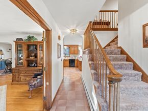99 Country Club Dr, Northbridge MA 01588