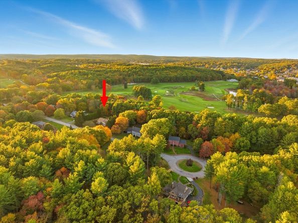 99 Country Club Dr, Northbridge MA 01588