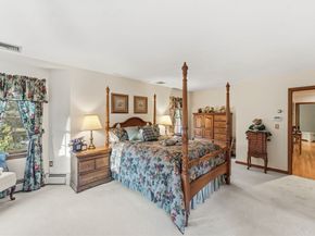 99 Country Club Dr, Northbridge MA 01588