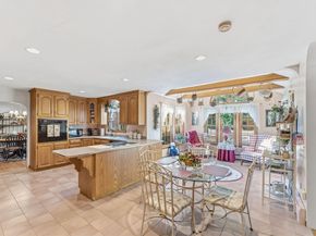 99 Country Club Dr, Northbridge MA 01588