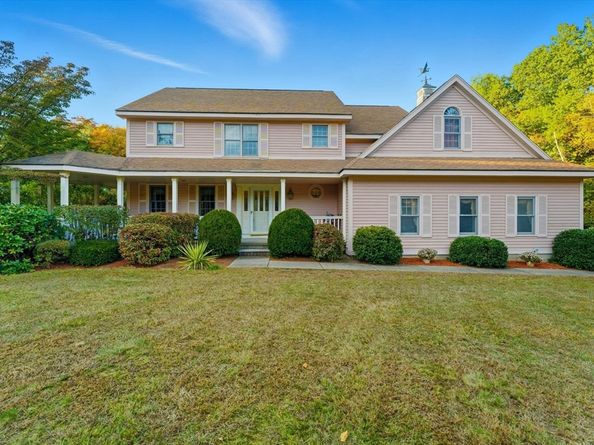 99 Country Club Dr, Northbridge MA 01588