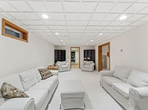 99 Country Club Dr, Northbridge MA 01588