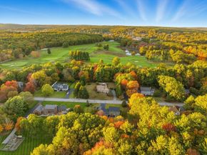 99 Country Club Dr, Northbridge MA 01588