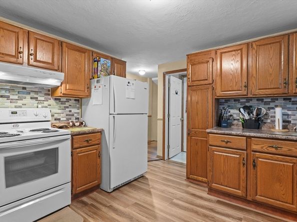 28 Lennon St, Gardner MA 01440