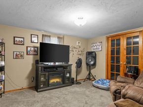 28 Lennon St, Gardner MA 01440