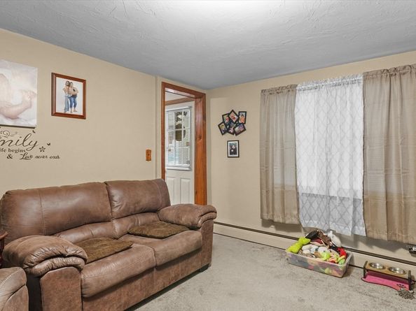 28 Lennon St, Gardner MA 01440