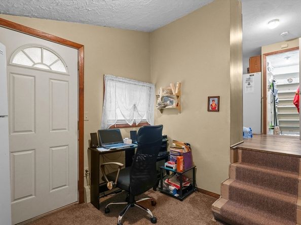 28 Lennon St, Gardner MA 01440