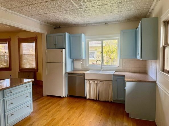 2 Laurel St, Chelsea MA 02150