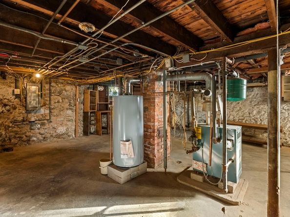 2 Laurel St, Chelsea MA 02150