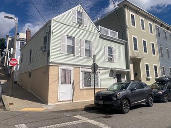 15 Russell St