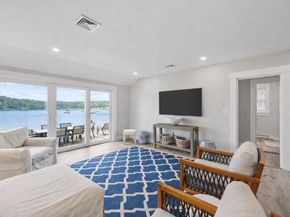 24 Cove St, Wareham MA 02558