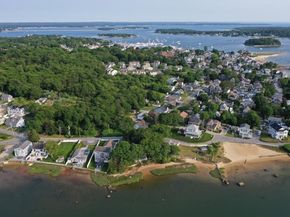 24 Cove St, Wareham MA 02558