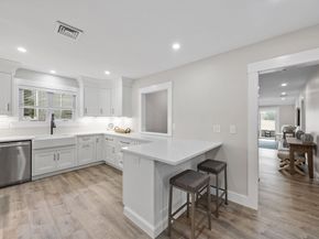 24 Cove St, Wareham MA 02558