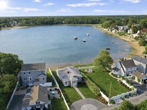 24 Cove St, Wareham MA 02558