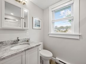 24 Cove St, Wareham MA 02558
