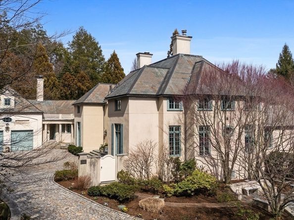 120 Cabot St, Brookline MA 02467