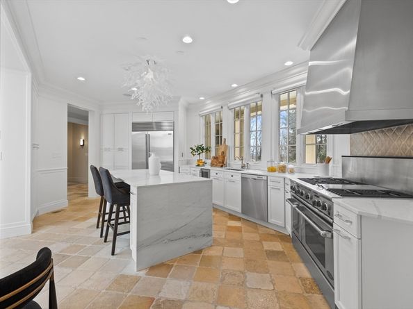 120 Cabot St, Brookline MA 02467