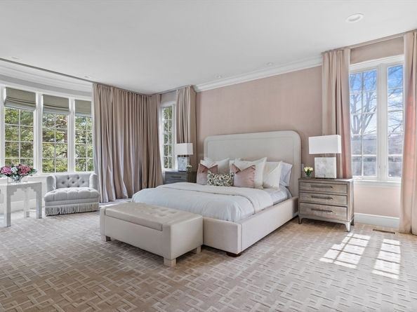 120 Cabot St, Brookline MA 02467