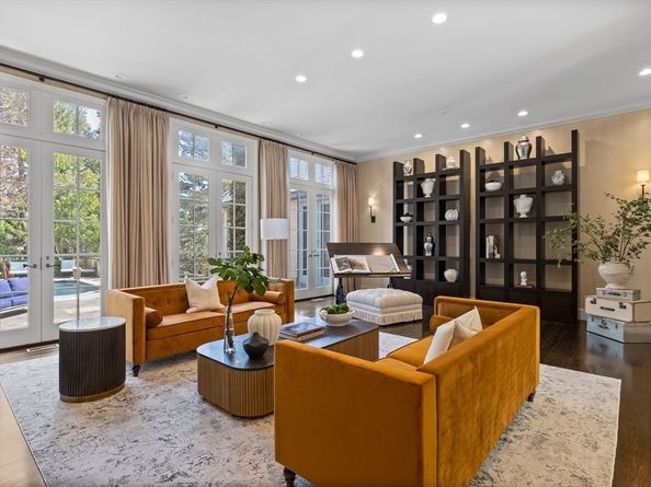 120 Cabot St, Brookline MA 02467