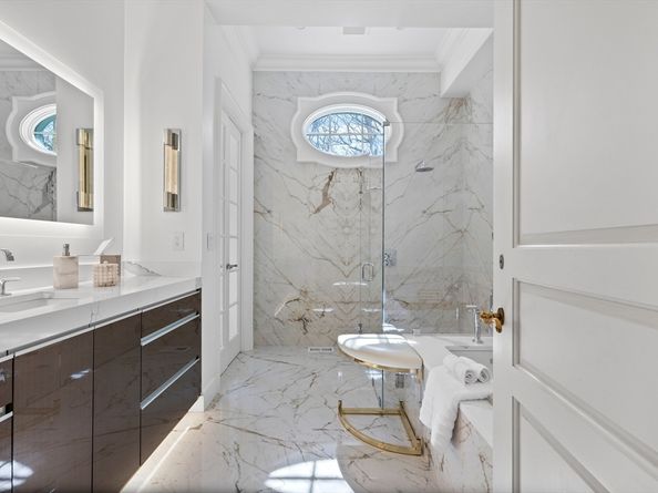 120 Cabot St, Brookline MA 02467